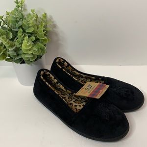 NWT Dearfoams women’s black slippers size 11-12